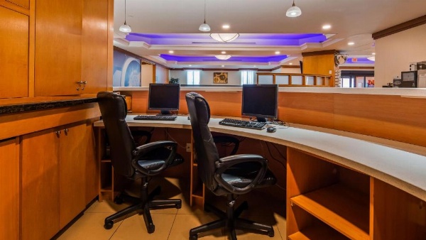 Best Western Premier Toronto Airport Carlingview Hotel image 10